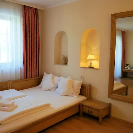 Adriano Bed & Breakfast *