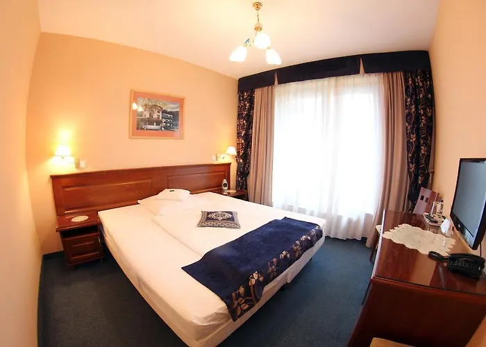 Adriano Bed & Breakfast *