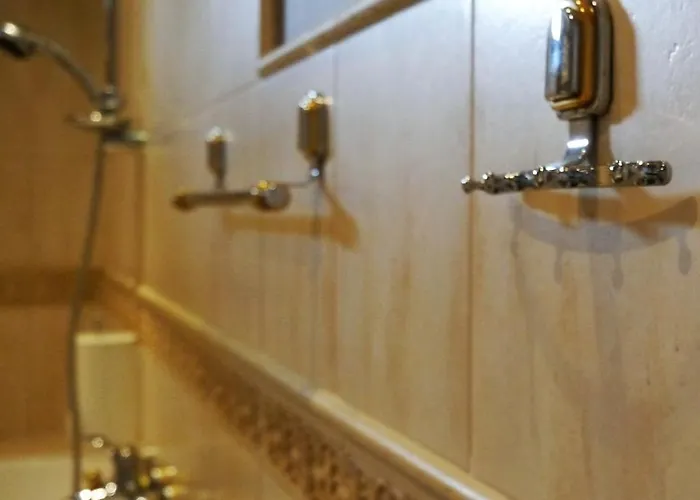 Adriano Bed & Breakfast *